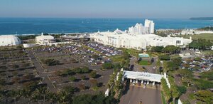 Гостиница Suncoast Hotel & Towers 