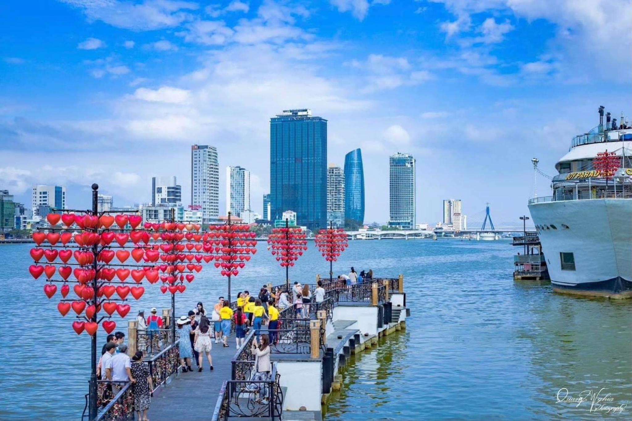 Фото La Lune Hotel