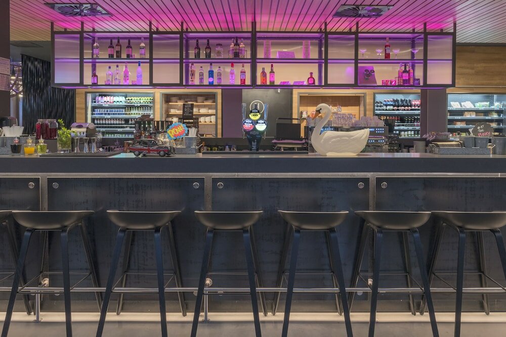 Фото Moxy London Excel