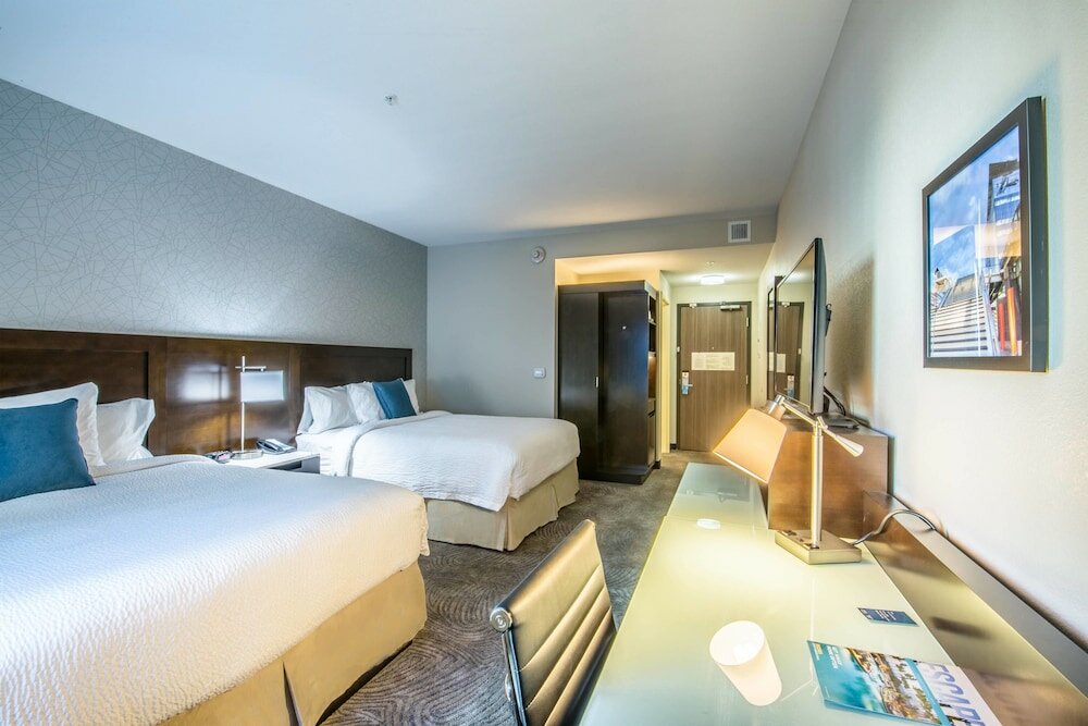 Фото Fairfield Inn & Suites by Marriott Denver Downtown