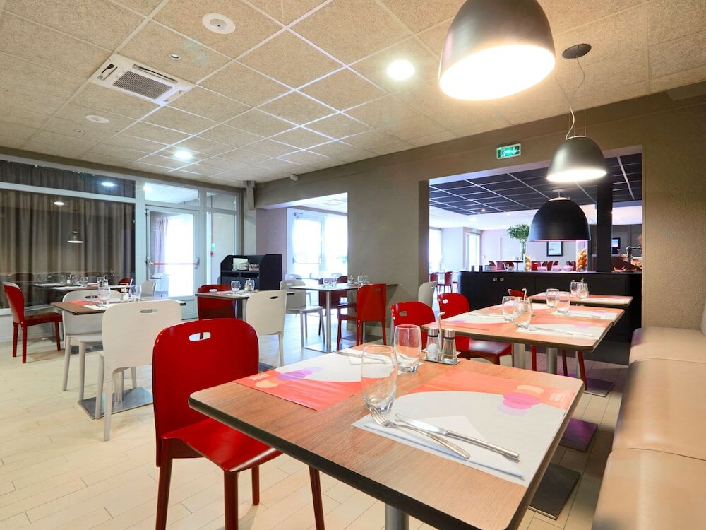 Фото Hotel Campanile Grenoble Sud - Seyssins