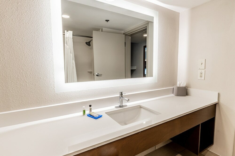 Фото Holiday Inn Express Indianapolis South, an Ihg Hotel