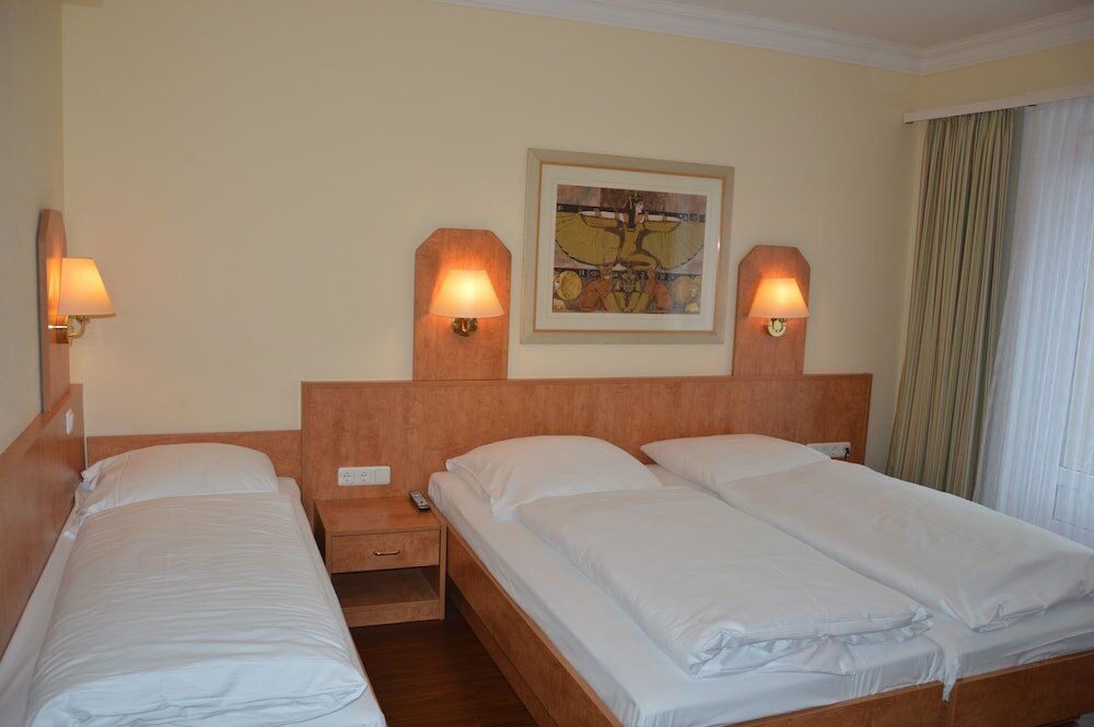 Фото Hotel Wikinger Hof Hamburg