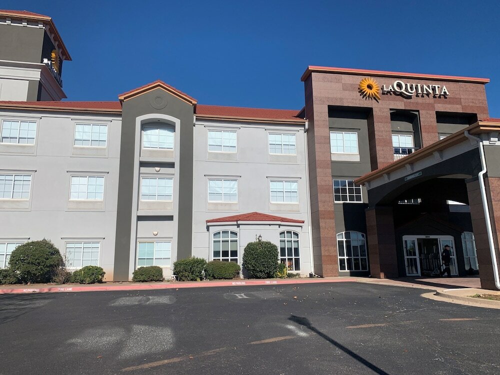 Фото La Quinta Inn & Suites by Wyndham Okc North - Quail Springs