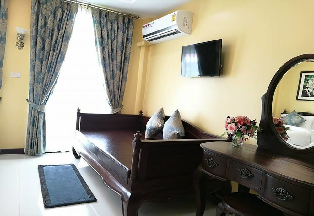 Фото The Velvet Orchid