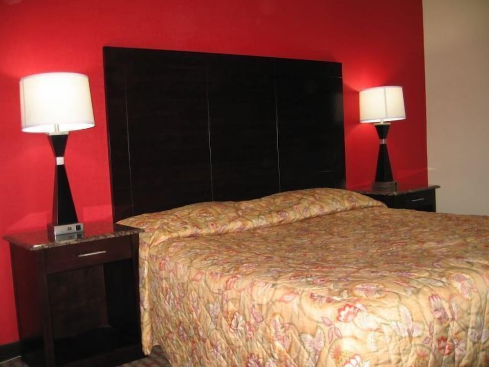 Фото Townhouse Inn & Suites