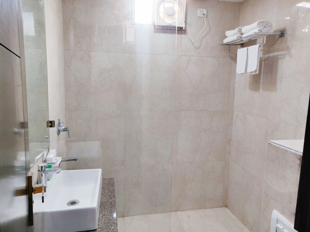 Фото Bodhgaya Seven Inn Hotel n Restaurant