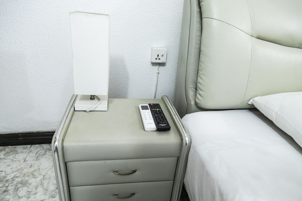 Фото Hill View Hotel West Airport