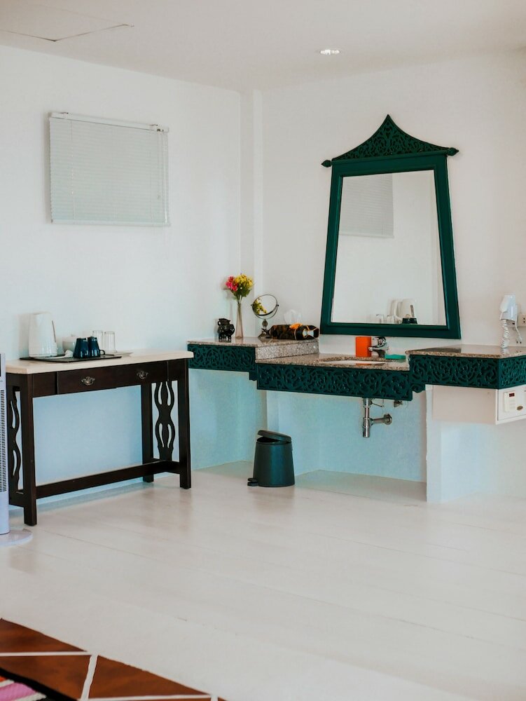 Фото Koh Chang Cliff Beach Resort