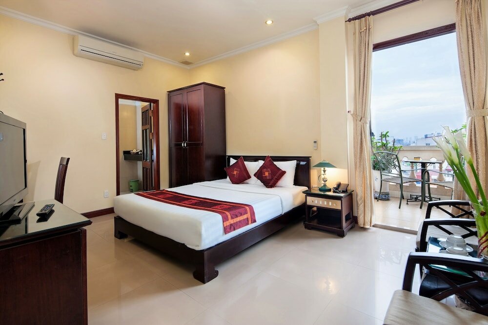 Фото Lucky 3 Hotel & Travel