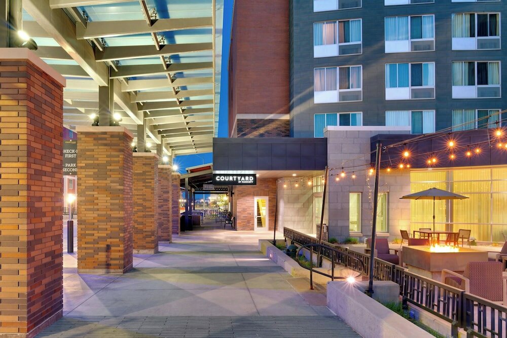 Фото Courtyard by Marriott Lincoln Downtown