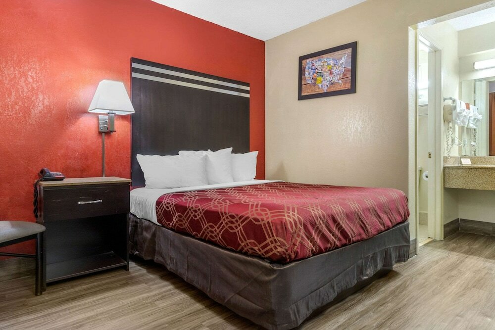 Фото Econo Lodge Fort Jackson