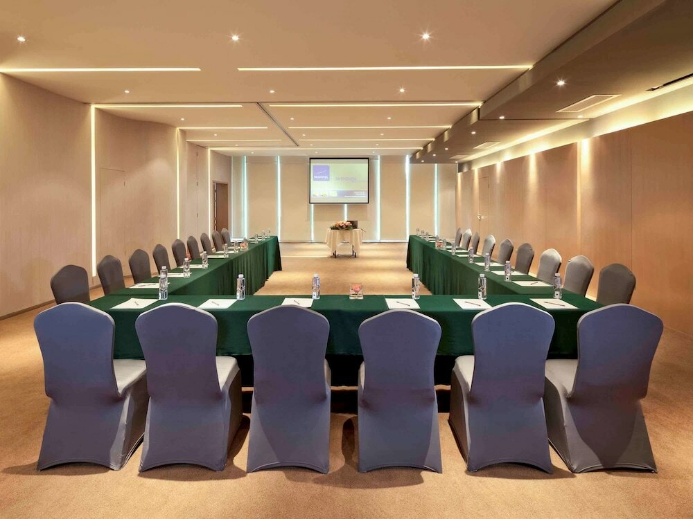 Фото Novotel Shenzhen Watergate