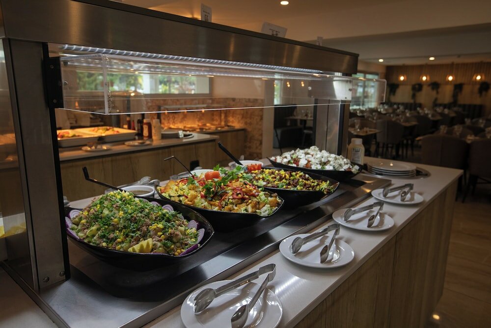 Фото Bohemian Gardens Hotel