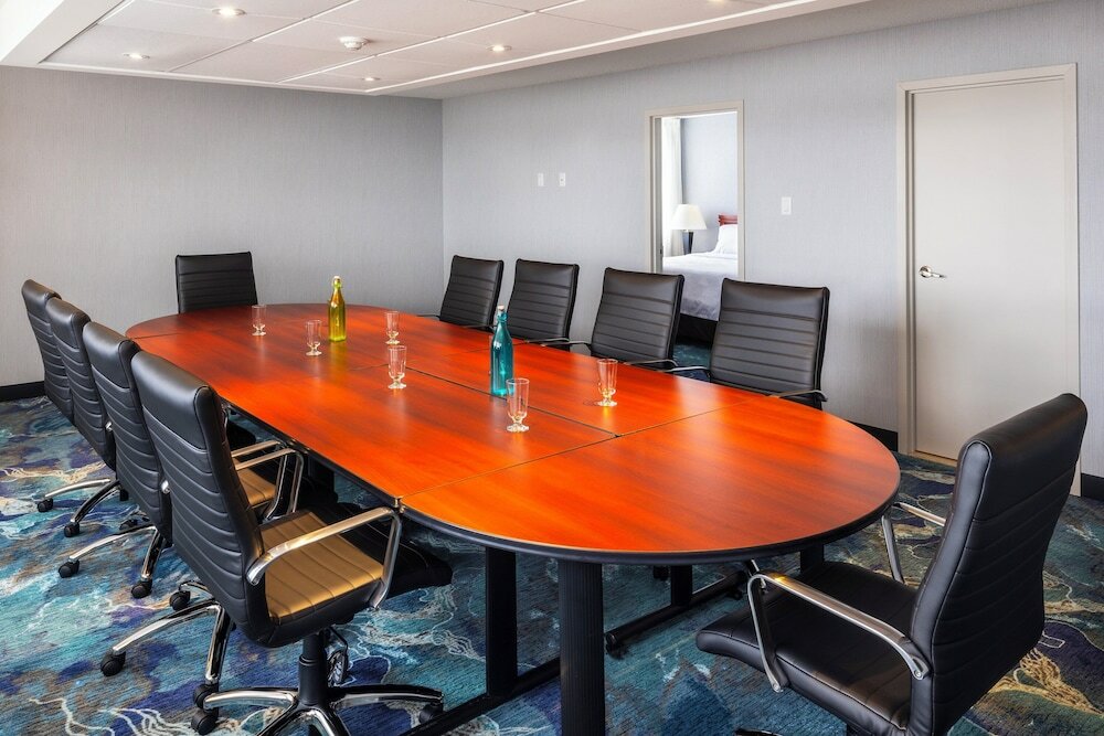 Фото Holiday Inn Laval Montreal