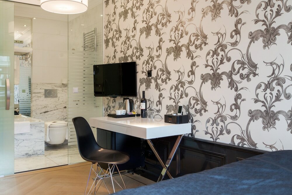 Фото The Amsterdam Canal Hotel