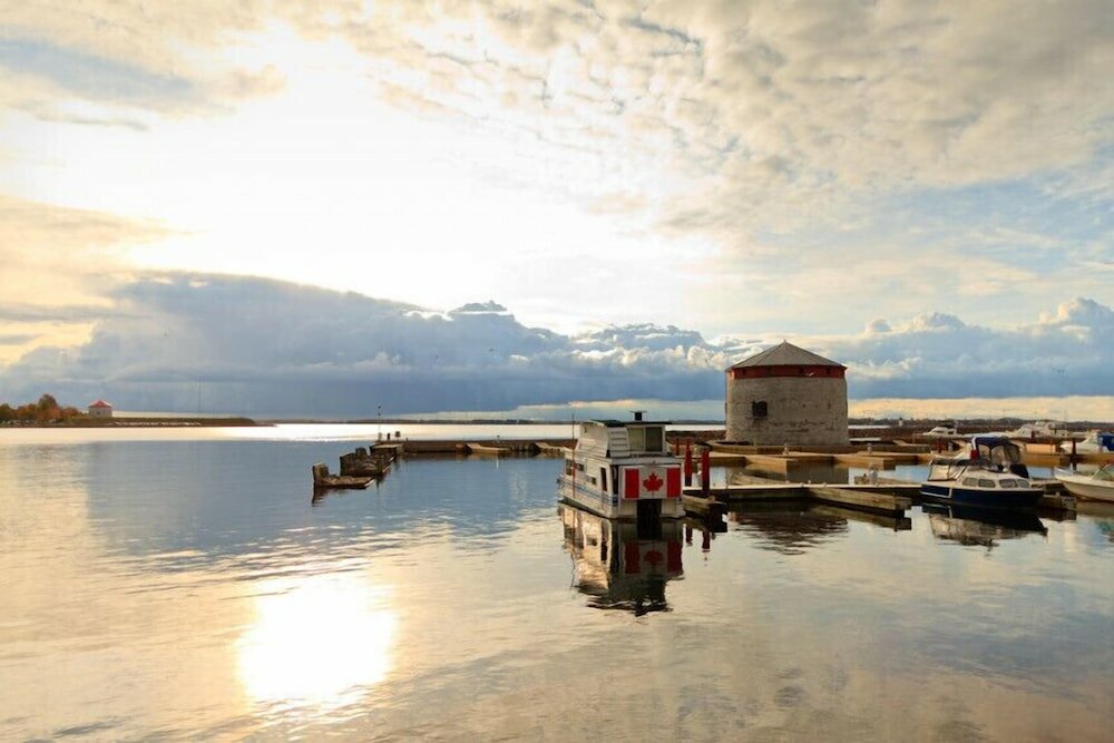 Фото Holiday Inn Kingston Waterfront