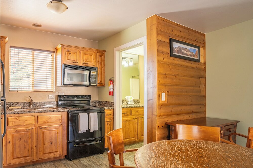 Фото Pioneer Lodge