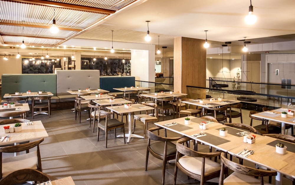 Фото StayEasy Cape Town City Bowl