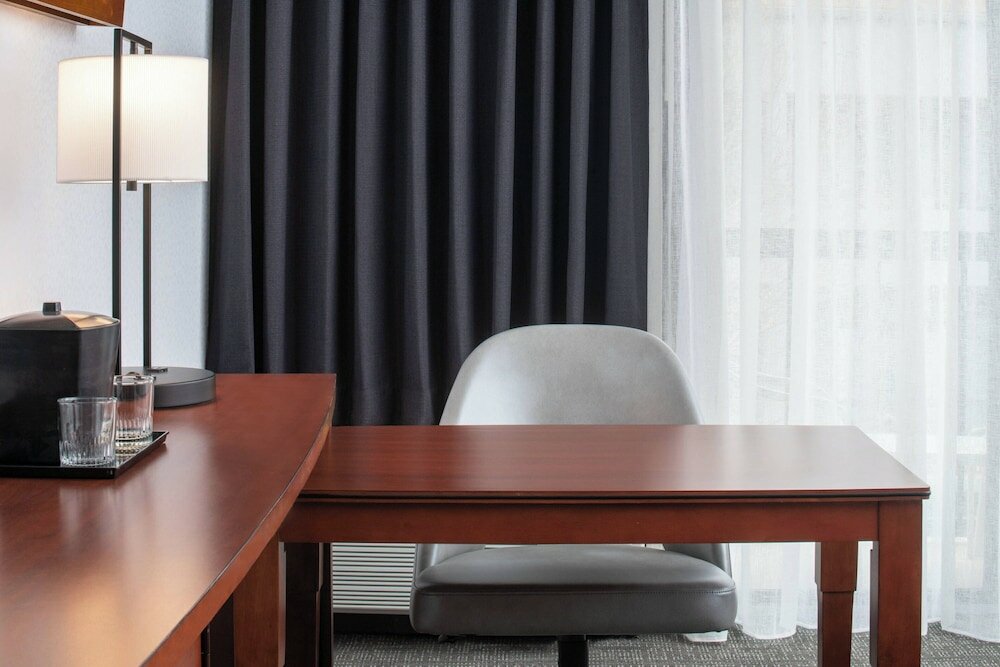 Фото Courtyard by Marriott Dulles Airport Herndon/Reston