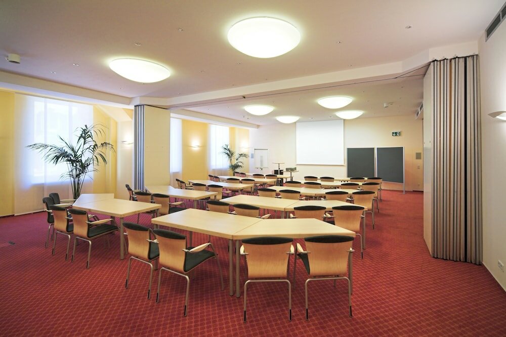 Фото Stadthotel Freiburg