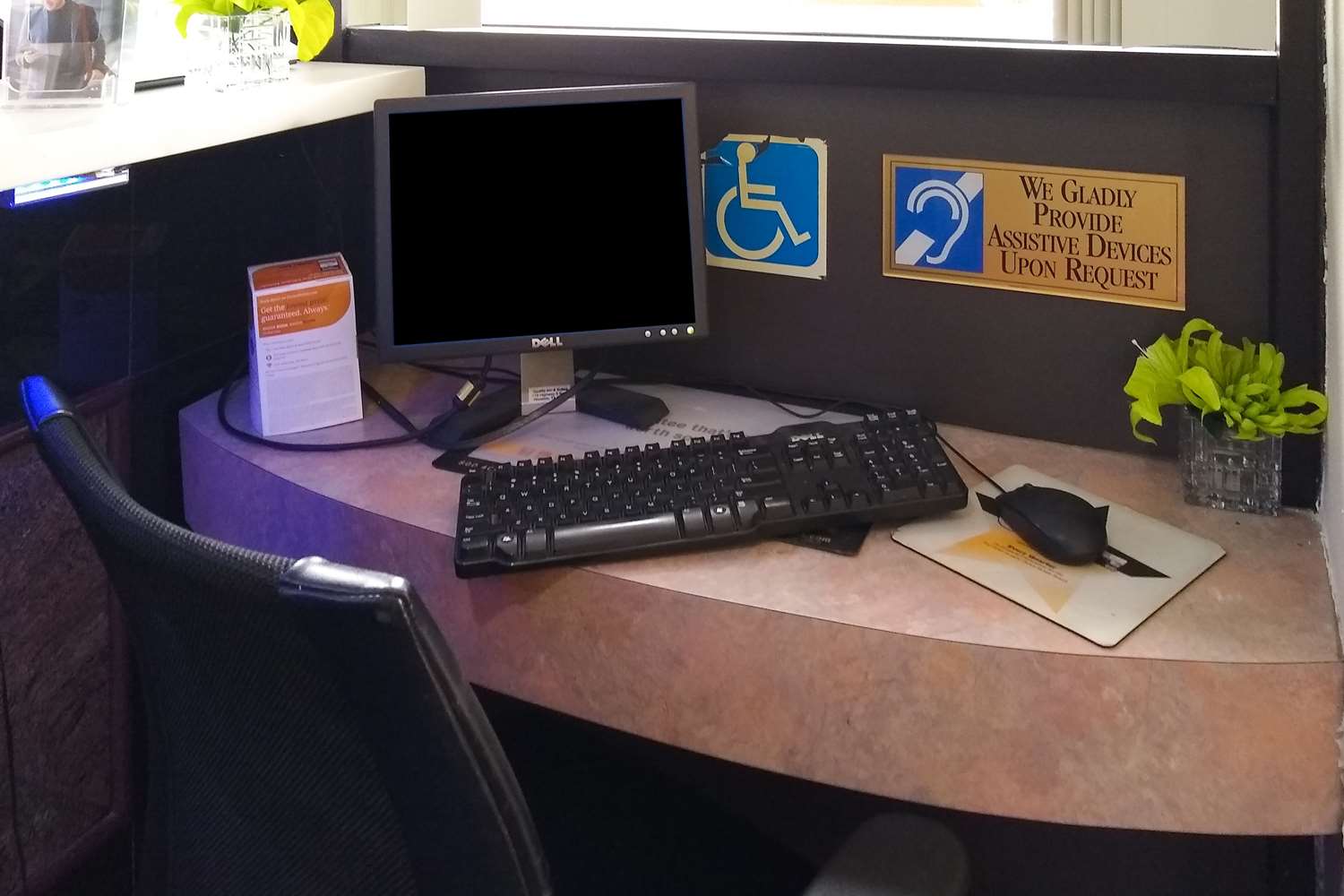 Фото Econo Lodge Inn & Suites West - Energy Corridor