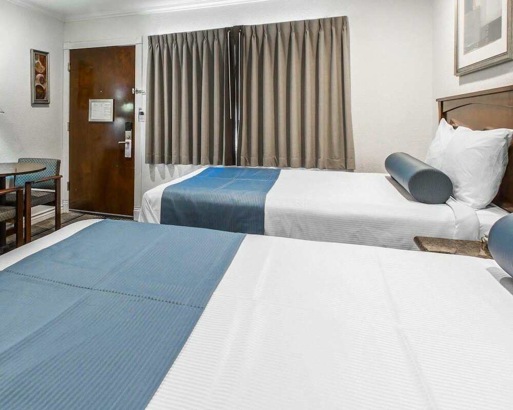 Фото Rodeway Inn & Suites Pacific Coast Highway
