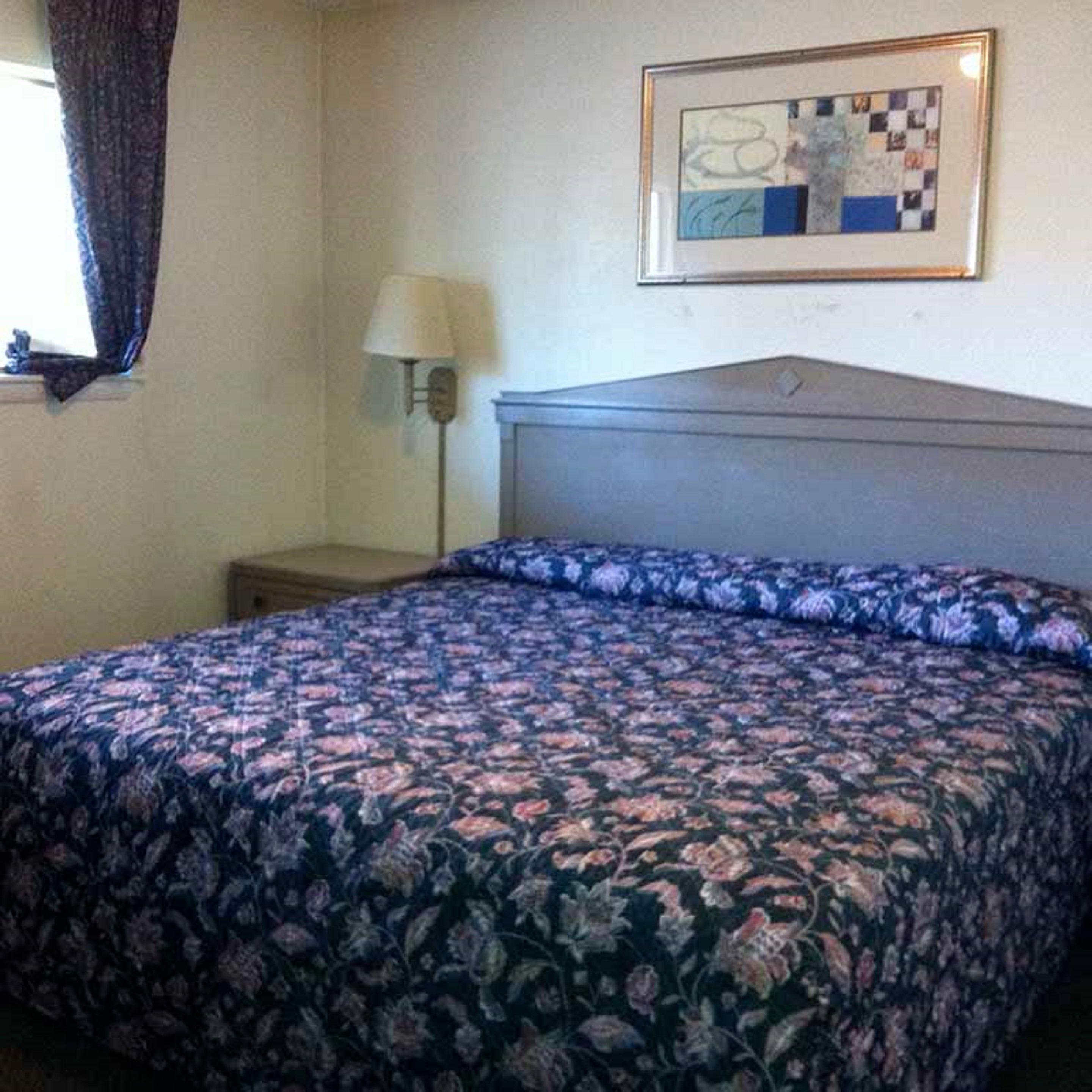 Фото Oaktree Inn and Suites