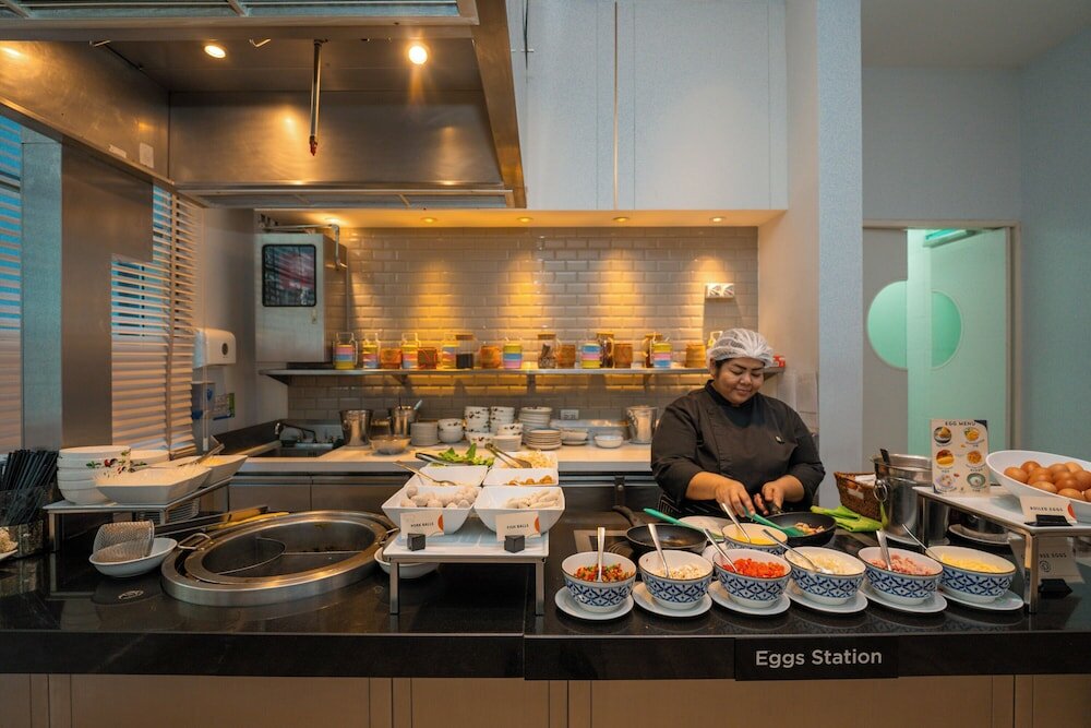 Фото Hyatt Place Bangkok Sukhumvit 24