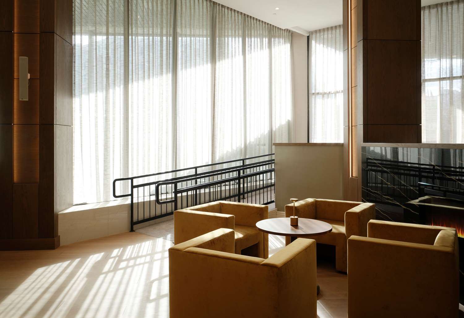 Фото Sonesta White Plains Downtown