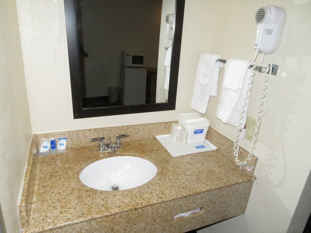 Фото Rodeway Inn At Six Flags