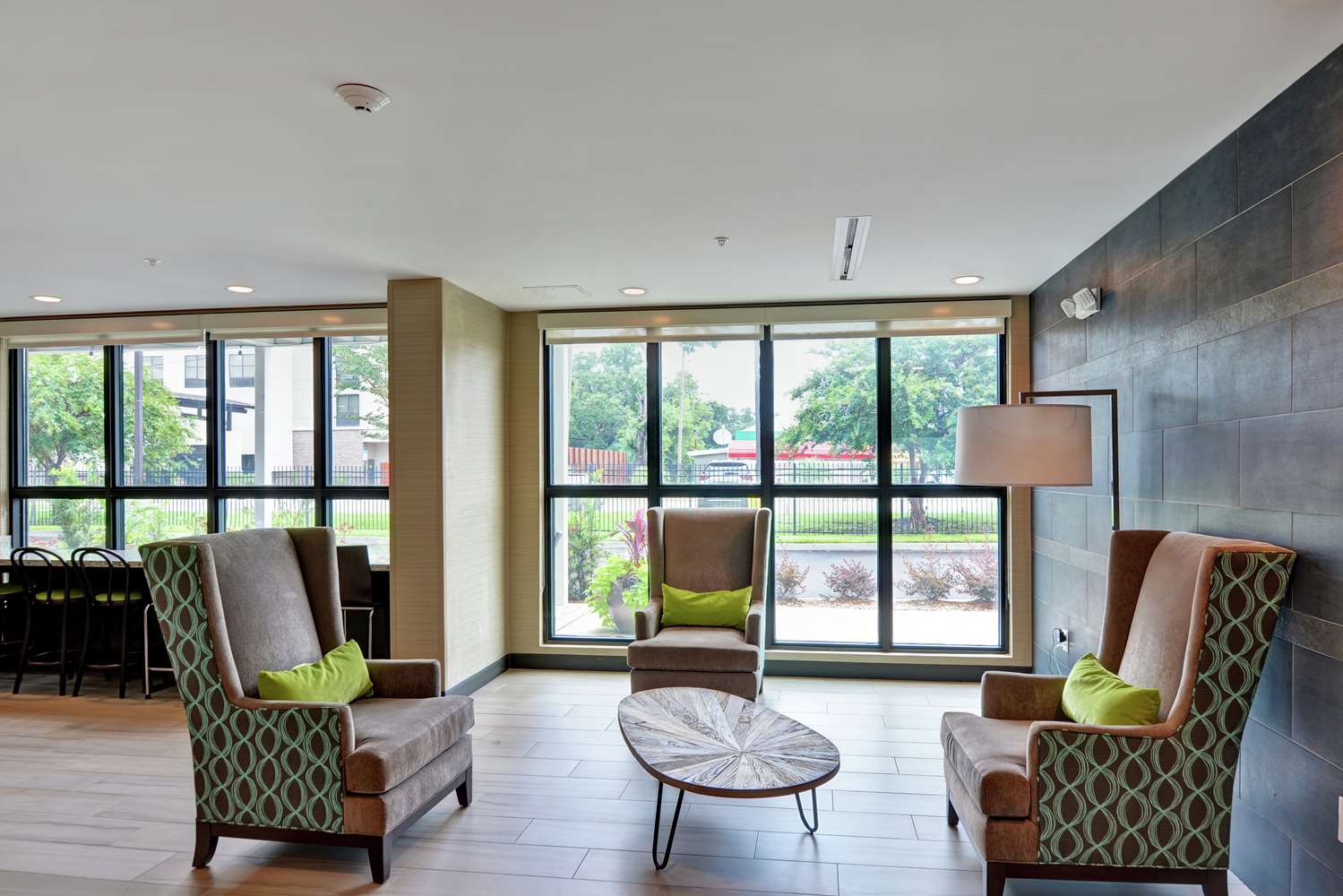 Фото Home2 Suites by Hilton Pensacola I-10 at North Davis Hwy