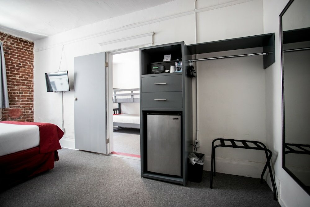 Фото The American Hotel