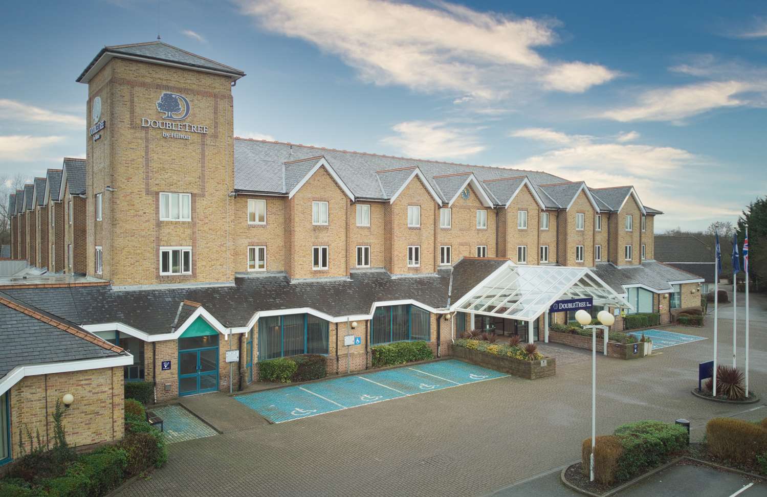 Фото DoubleTree by Hilton London Elstree