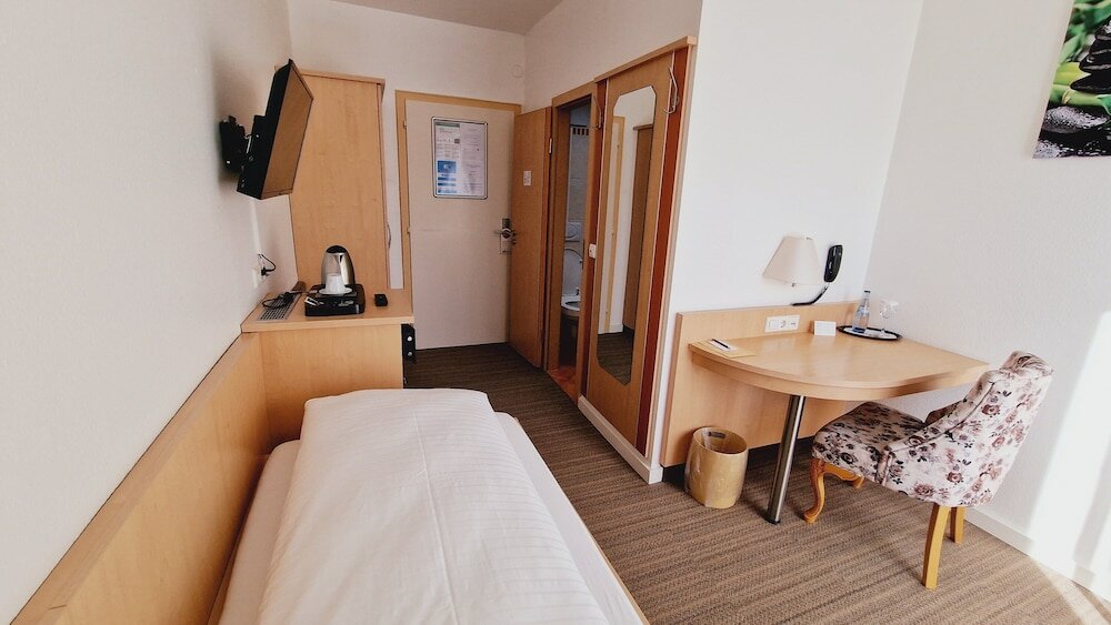 Фото Hotel Garni Metzingen