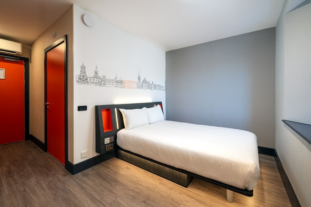 Фото Easyhotel Oxford