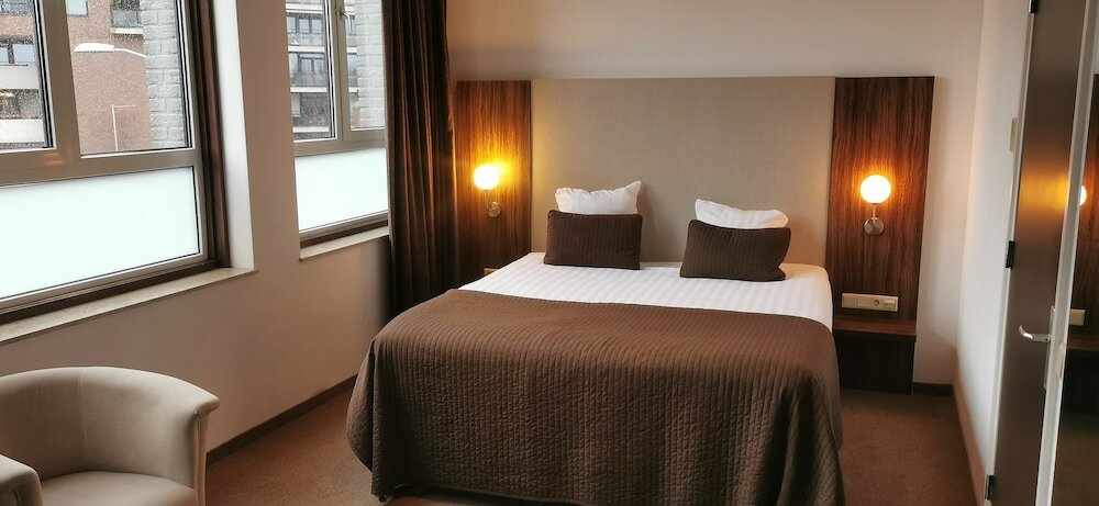 Фото Hotel La Reine