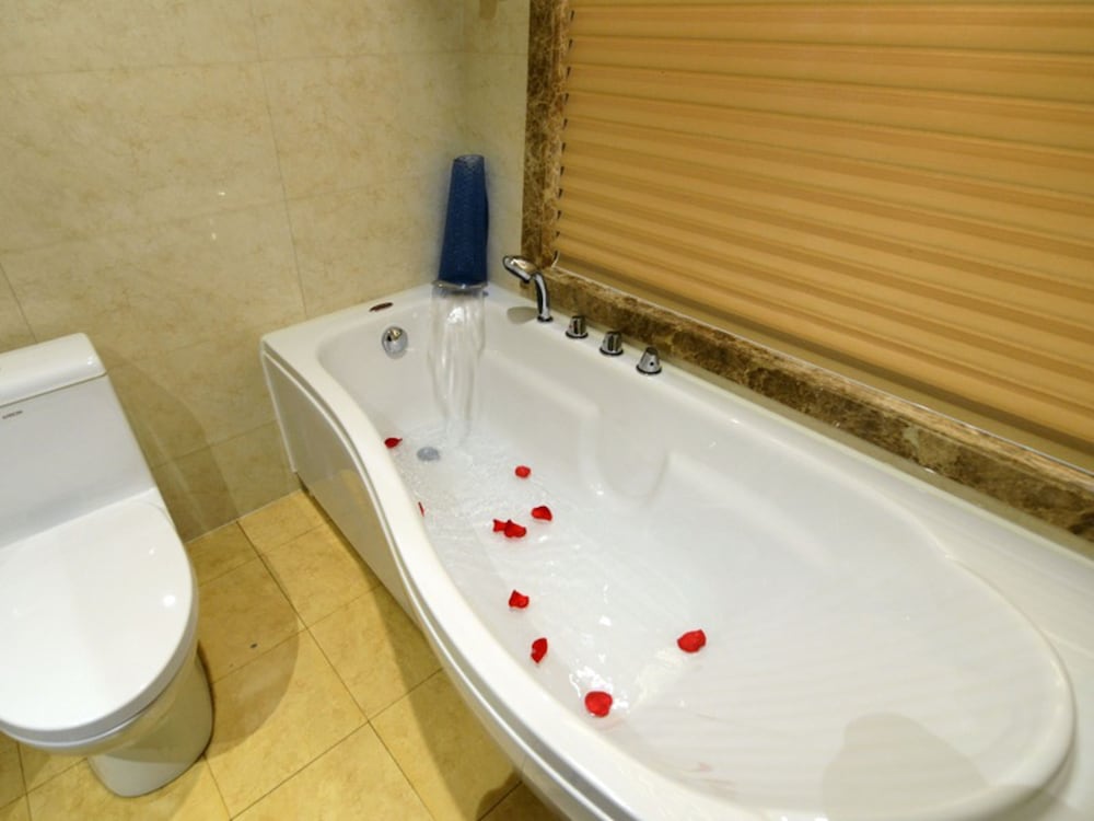 Фото GreenTree Eastern Quzhou Hewu Road Hotel