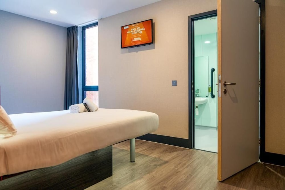 Фото Easyhotel Oxford
