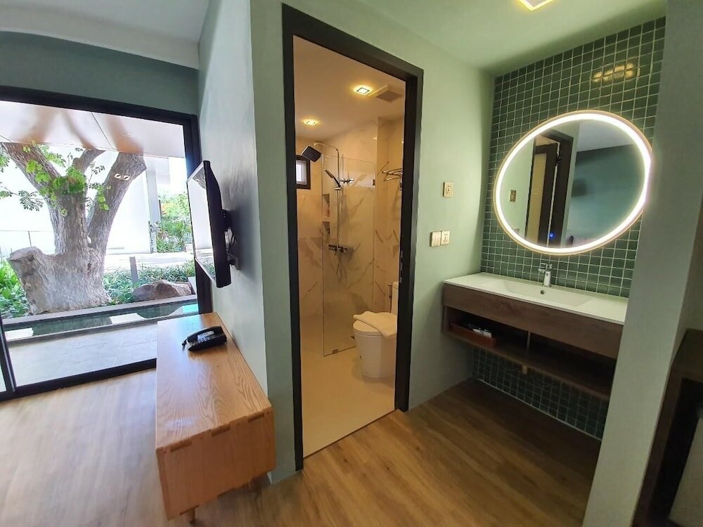 Фото Eco Cozy Beachfront Resort Chaam