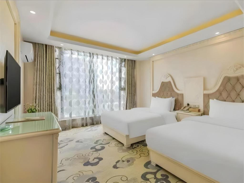 Фото Vienna Classic Hotel Kunming Airport Branch