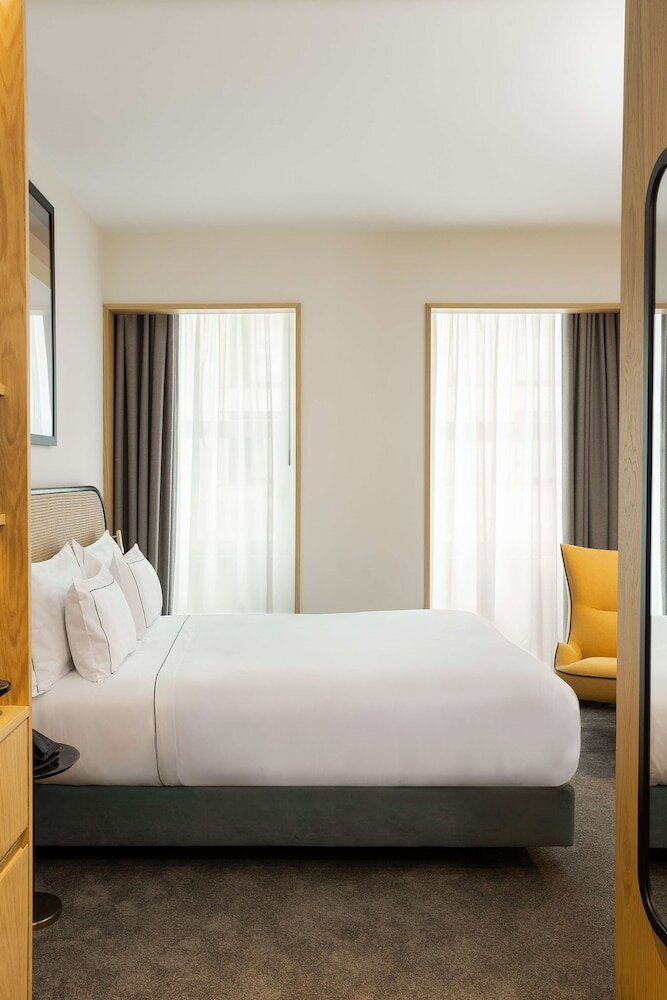 Фото Arts Hotel Porto, Tapestry Collection by Hilton