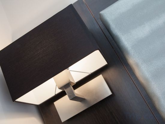 Фото The Tudor Inn Hotel