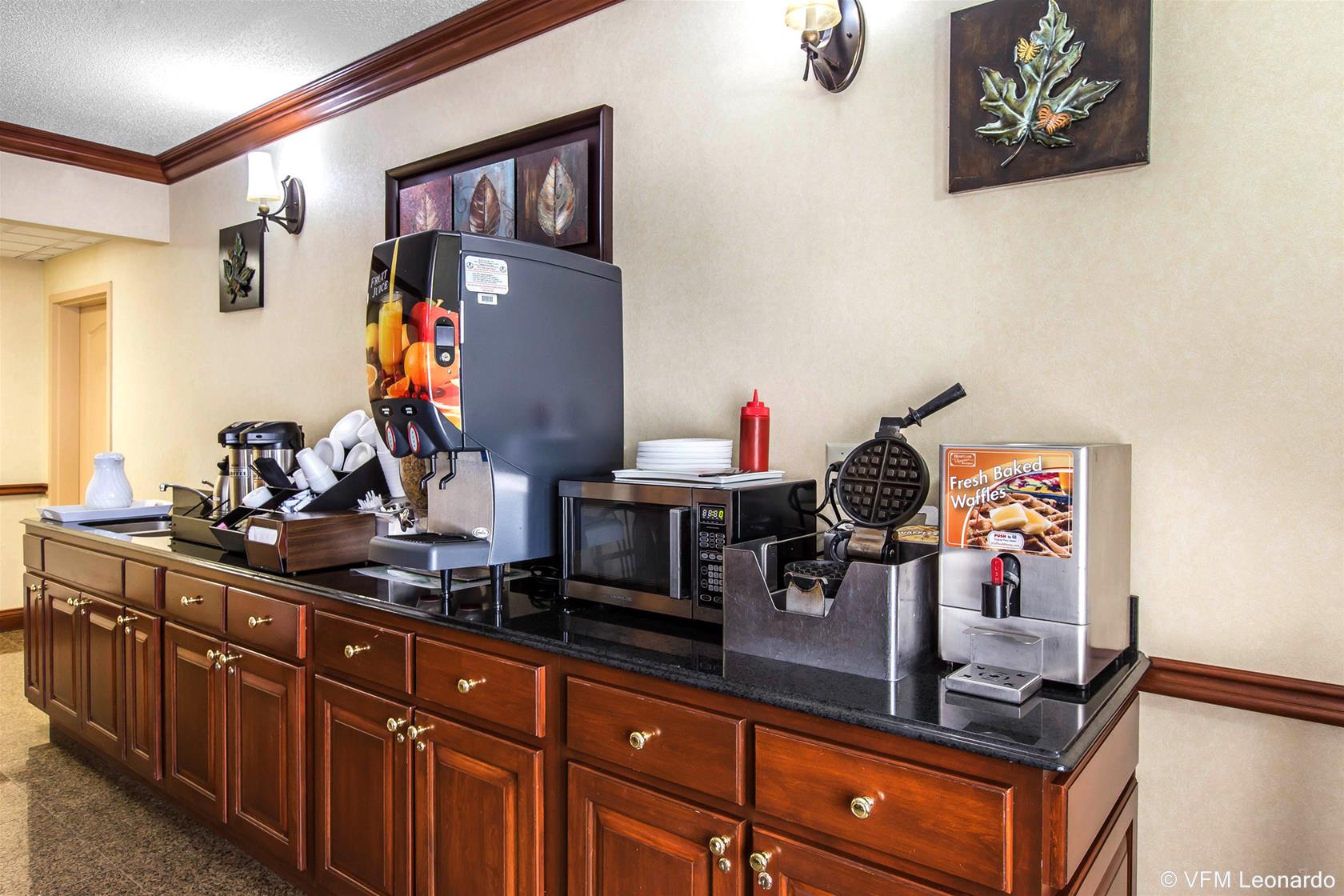 Фото Econo Lodge At Six Flags