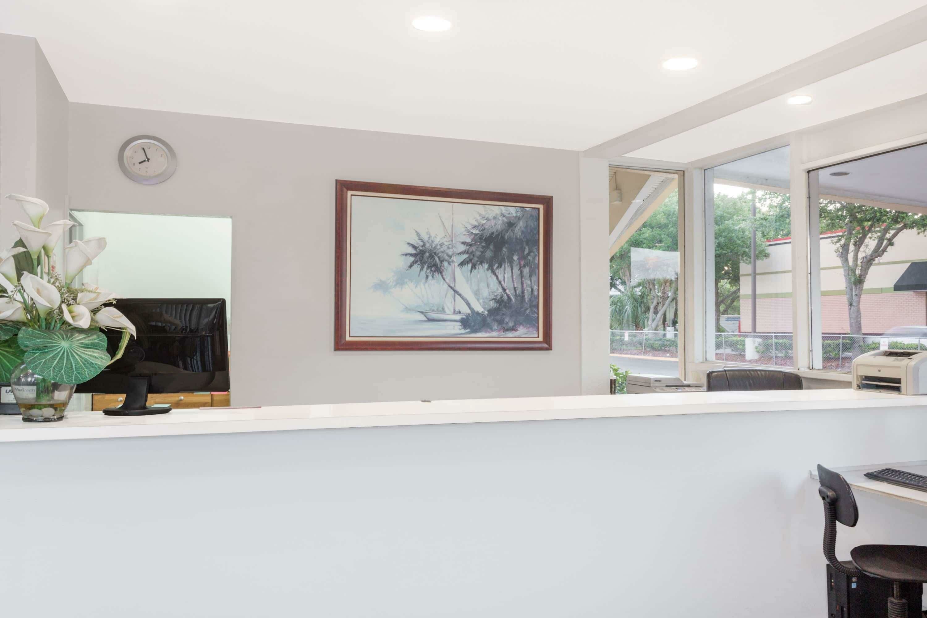 Фото Howard Johnson by Wyndham Vero Beach Downtown