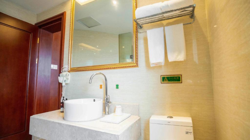 Фото Vienna International Hotel Shanghai Fengxian Nanqiao