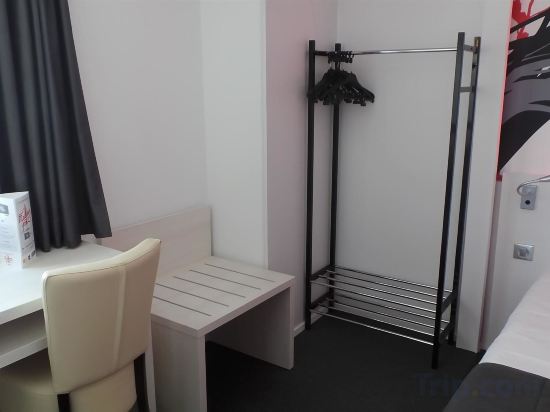 Фото Hotel Kyriad Quimper Sud