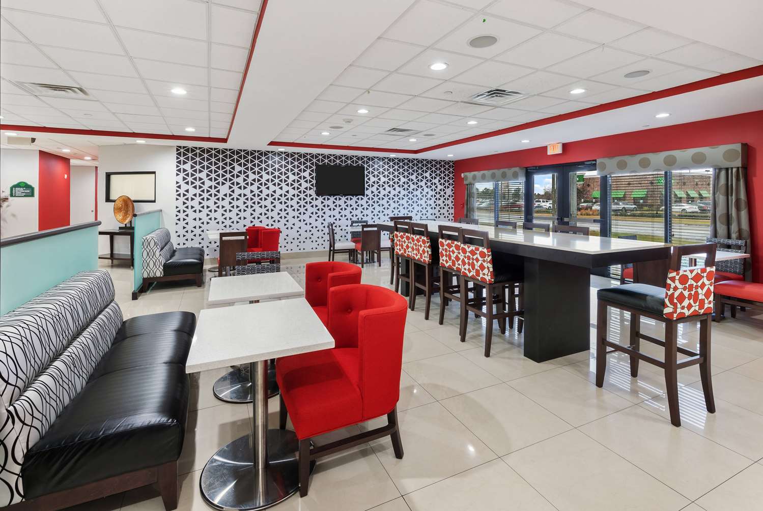 Фото Wingate by Wyndham Lake Charles Casino Area