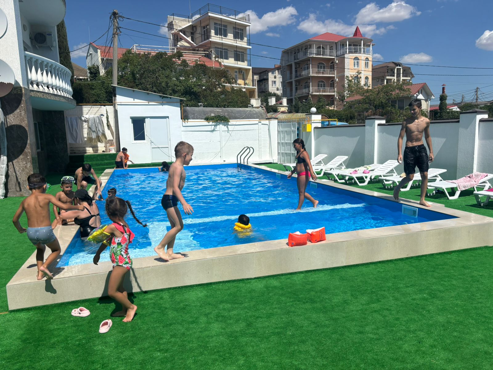 Фото отеля 2