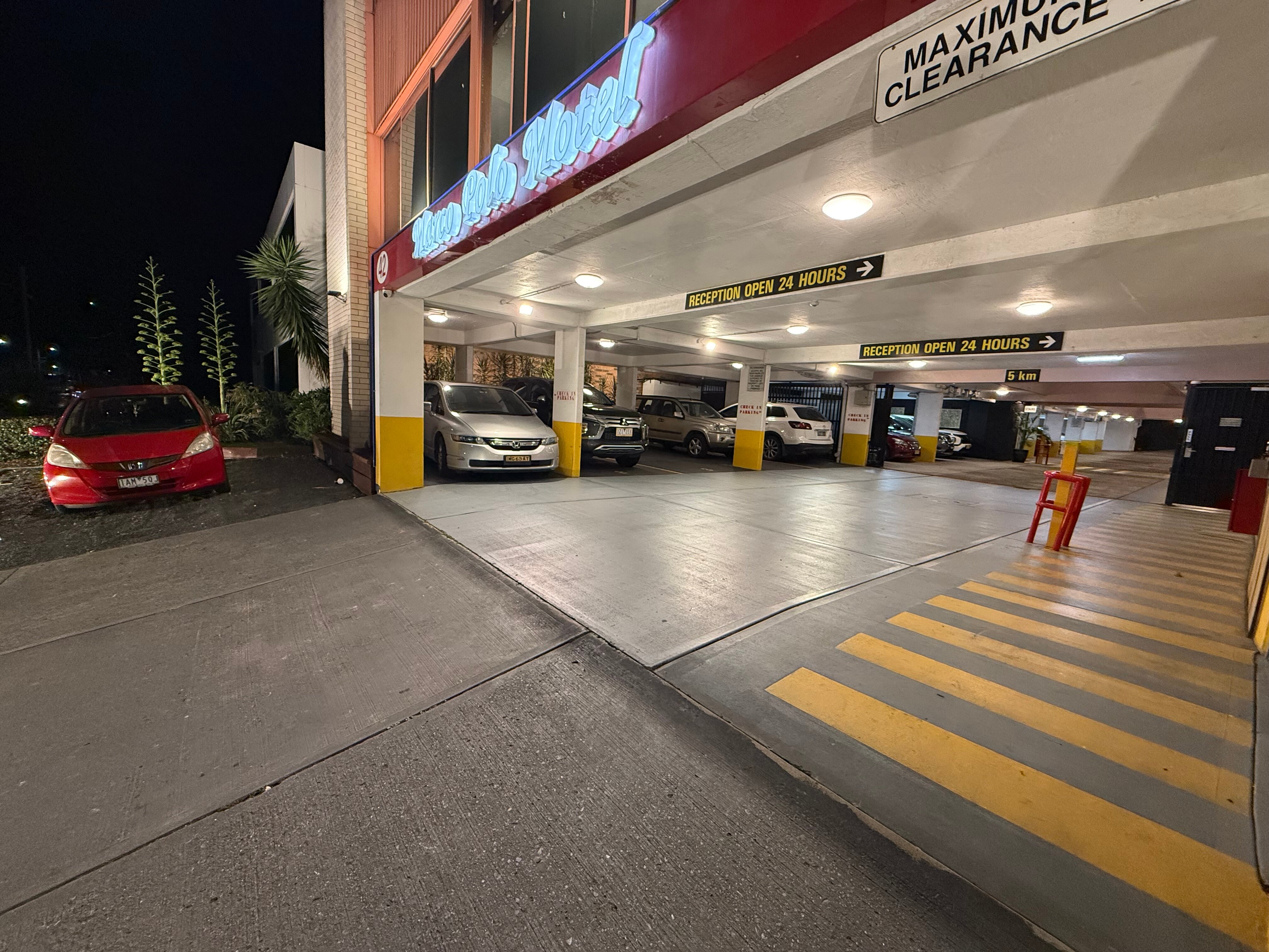 Фото Marco Polo Motor Inn Sydney Hotel